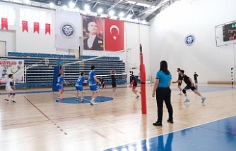 Voleybol grup maçları sona erdi