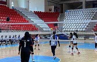 Voleybol İl birinciliği heyecanı başladı