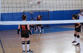 Voleybol İl Birinciliği heyecanı devam ediyor