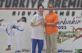 Erzincanlı Milli Sporcudan Türkiye Üçüncülüğü