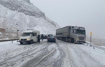 Erzincan-Sivas Yolunda Ulaşım Aksadı