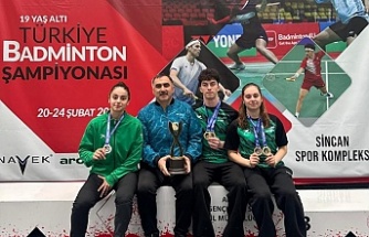 Gençler Badminton Türkiye Şampiyonu Oldu