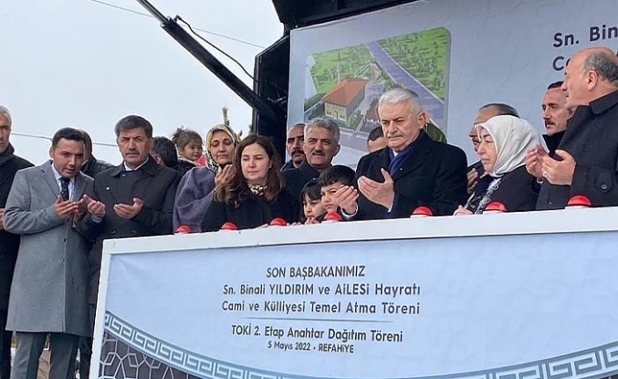 Refahiye Cami ve Külliyesi'nin Temel Atma ile TOKİ 2. Etap Anahtar Dağıtım Töreni, Düzenlendi