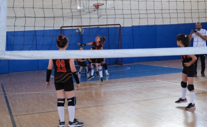 Voleybol İl Birinciliği heyecanı devam ediyor
