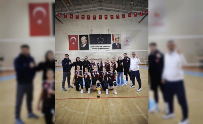 Yıldız Kızlarda  Şampiyon Vefa Spor