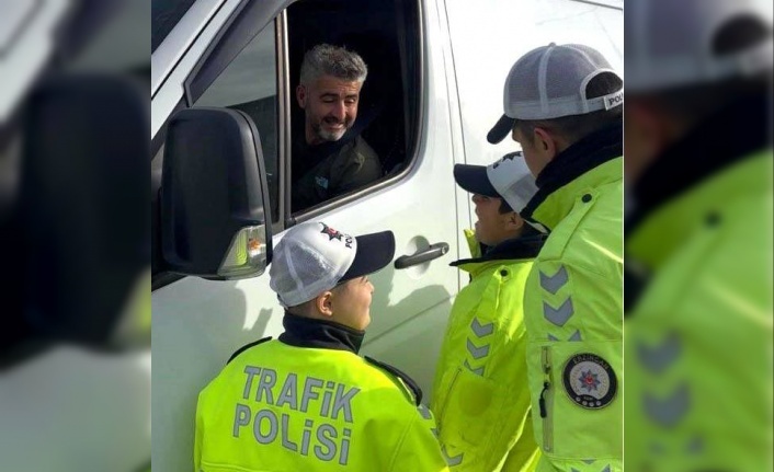 Öğrenciler Trafik Denetimi Yaparak Farkındalık Oluşturdu