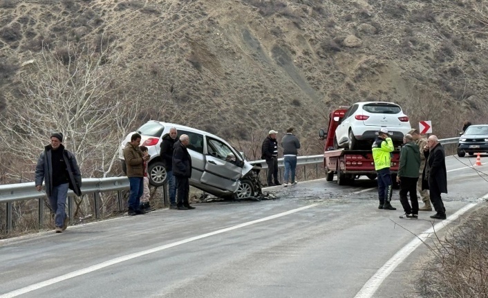 Bayramın İlk Gününde Kemah Yolunda Kaza: 1 Yaralı