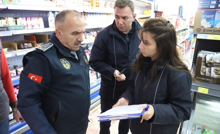 Zabıta Ekiplerinden Market Denetimi